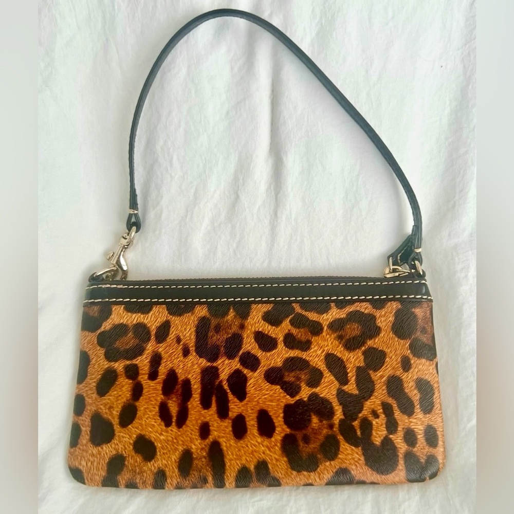 👑✅PRICE FIRM✅Dooney & Bourke Mini Leopard Clutch Bag - Picture 3 of 17